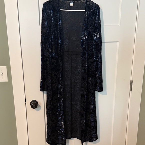 VENUS Midnight Blue Velvet Robe Set - Picture 3 of 3